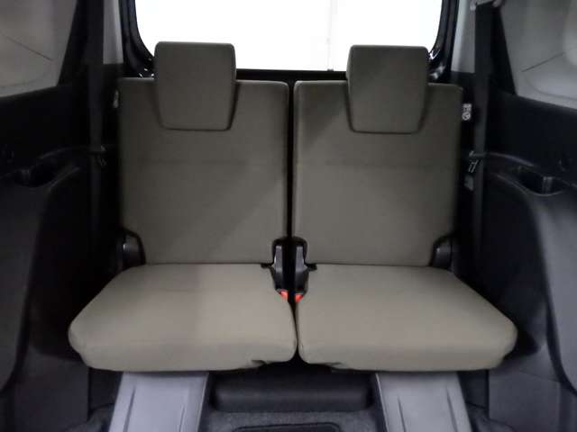 トヨタ シエンタ　ハイブリッド ハイブリッド １．５ Ｇ Ｅ－ＦＯＵＲ ４ＷＤ R7年 () 99