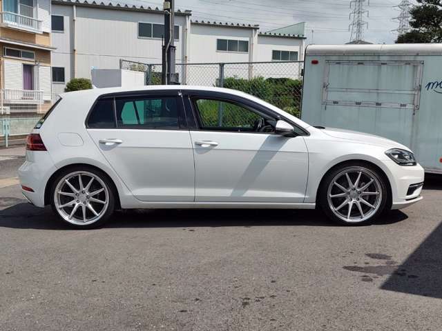 フォルクスワーゲン ゴルフ ＴＳＩ　ハイライン H29年 (関東) 99