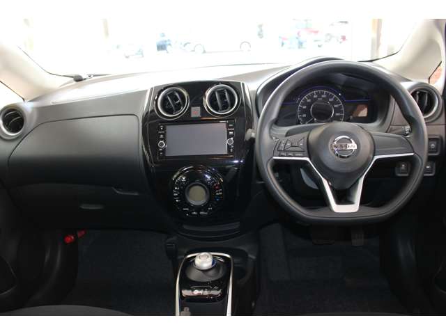 日産 ノート １．２ Ｅ－ＰＯＷＥＲ Ｘ H30年 (関東) 99