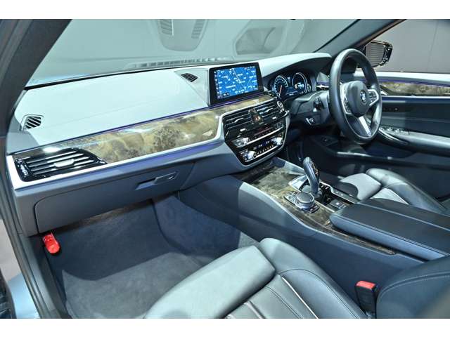 ＢＭＷ ５シリーズ ５４０ｉ　Ｍスポーツ H29年 () 99