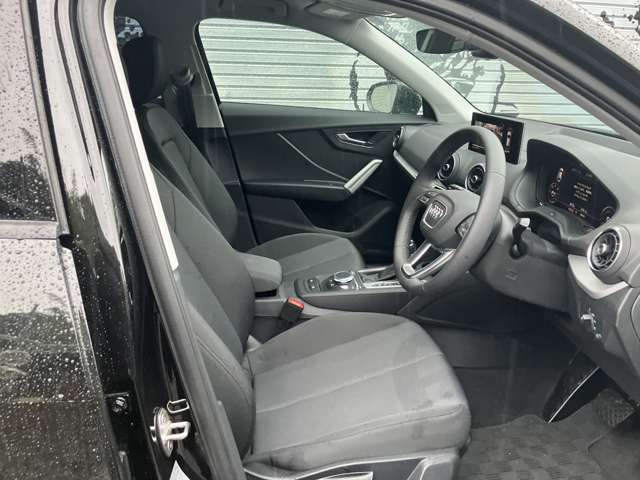 アウディ Ｑ２ ３５ ＴＤＩ アドバンスト ディーゼルターボ R6年 () 99