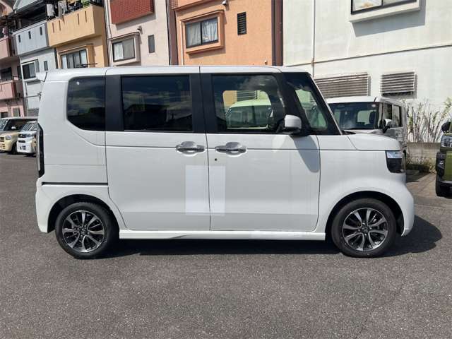 ホンダ Ｎ　ＢＯＸ カスタム ６６０ R8年 () 99
