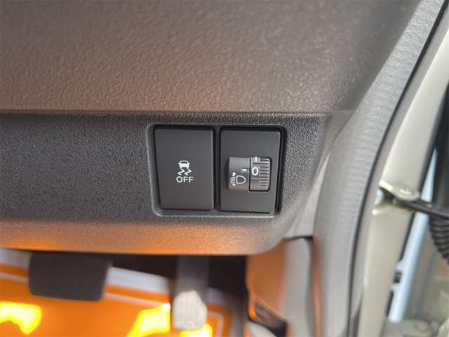 ホンダ Ｎ　ＢＯＸ カスタム ６６０ R8年 () 99