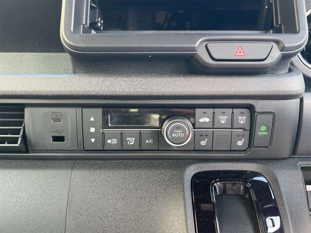 ホンダ Ｎ　ＢＯＸ カスタム ６６０ R8年 () 99