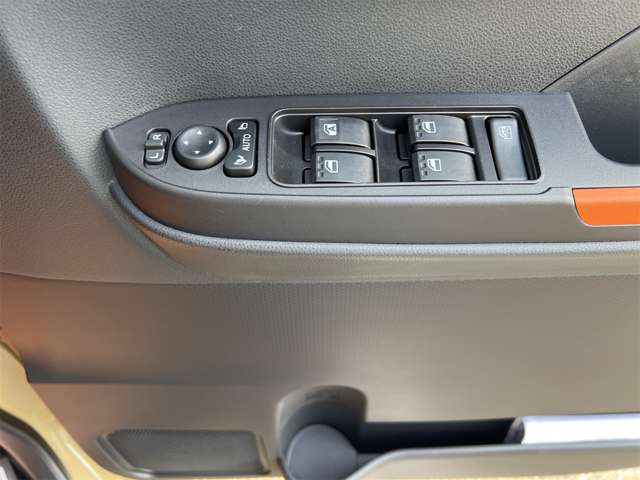 ダイハツ タント ６６０ ファンクロス ＥＣＯＩＤＬＥ非装着車 R7年 () 99