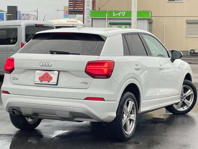 アウディ Ｑ２ １．０　ＴＦＳＩ　スポーツ H30年 () 99