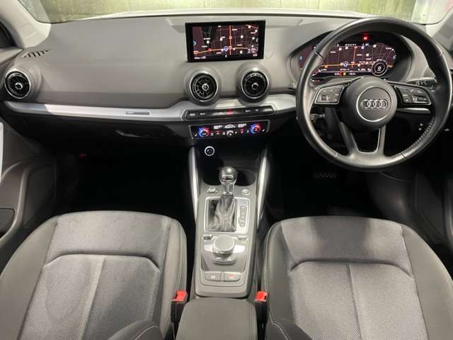 アウディ Ｑ２ １．０　ＴＦＳＩ　スポーツ H30年 () 99
