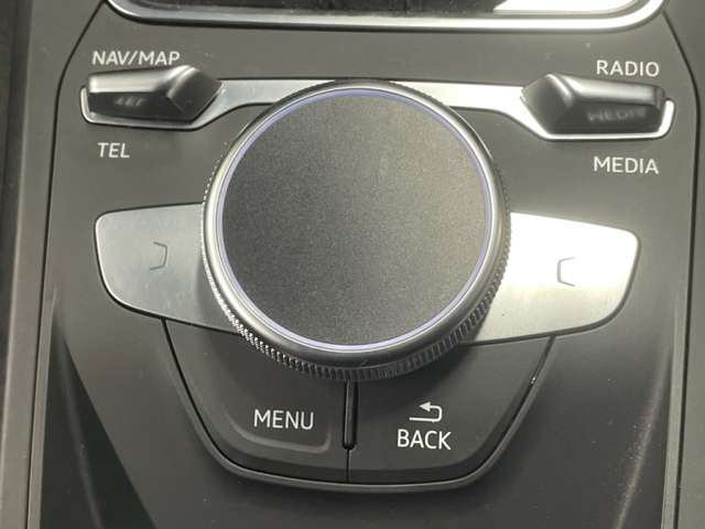 アウディ Ｑ２ １．０　ＴＦＳＩ　スポーツ H30年 () 99
