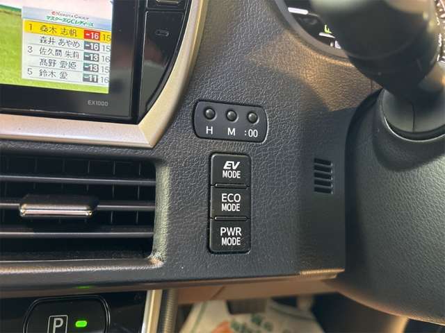 トヨタ エスクァイア　ハイブリッド １．８ ハイブリッド ＧＩ H27年 (近畿) 99
