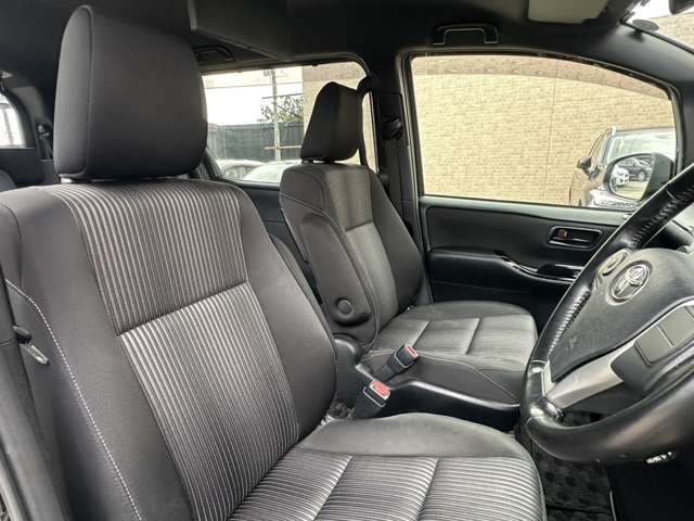 トヨタ ノア ２．０ ＳＩ H29年 (関東) 99