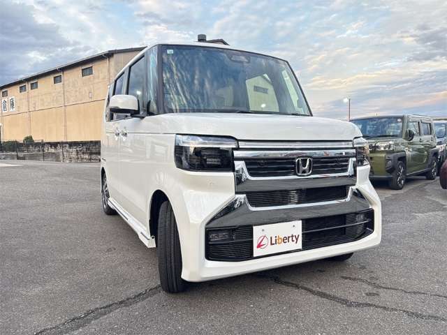 ホンダ Ｎ　ＢＯＸ カスタム ６６０ R8年 () 99