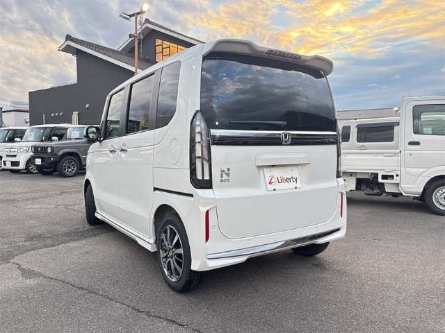 ホンダ Ｎ　ＢＯＸ カスタム ６６０ R8年 () 99
