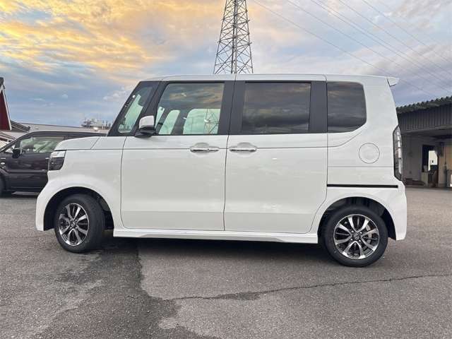 ホンダ Ｎ　ＢＯＸ カスタム ６６０ R8年 () 99