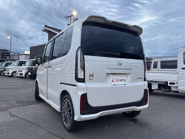 ホンダ Ｎ　ＢＯＸ カスタム ６６０ ターボ R8年 () 99