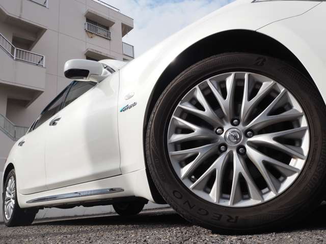 日産 シーマ　ハイブリッド ３．５ H25年 () 99