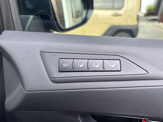 トヨタ アルファード　ハイブリッド ハイブリッド ２．５ Ｇ Ｅ－ＦＯＵＲ ４ＷＤ H27年 () 99