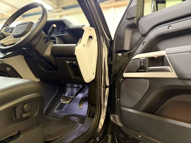 ランドローバー ディフェンダー １１０ ＳＥ ２．０Ｌ Ｐ３００ ４ＷＤ R5年 (近畿) 99