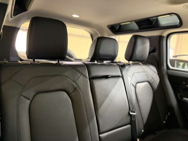 ランドローバー ディフェンダー １１０ ＳＥ ２．０Ｌ Ｐ３００ ４ＷＤ R5年 (近畿) 99