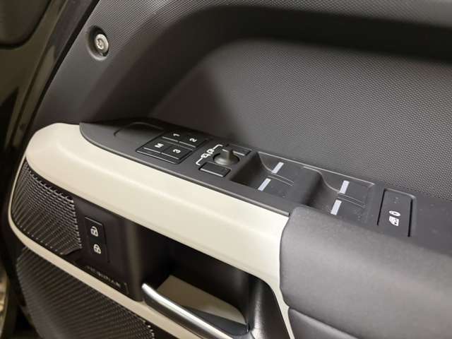 ランドローバー ディフェンダー １１０ ＳＥ ２．０Ｌ Ｐ３００ ４ＷＤ R5年 (近畿) 99