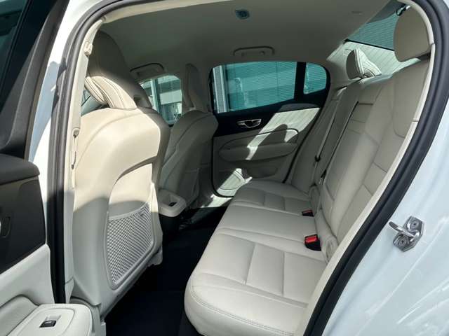 ボルボ Ｓ６０ Ｔ４　モメンタム R2年 (近畿) 99
