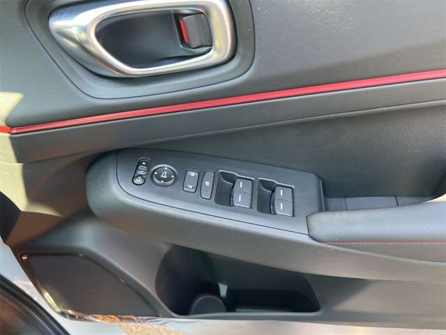 ホンダ ヴェゼル １．５ Ｅ：ＨＥＶ ＲＳ R8年 () 99