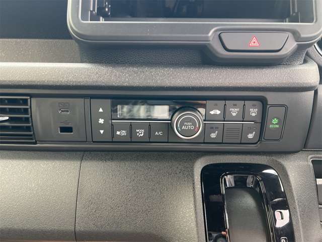 ホンダ Ｎ　ＢＯＸ カスタム ６６０ R8年 () 99