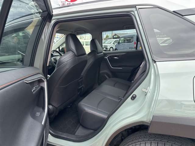 トヨタ ＲＡＶ４ ２．０ アドベンチャー ４ＷＤ R6年 () 99