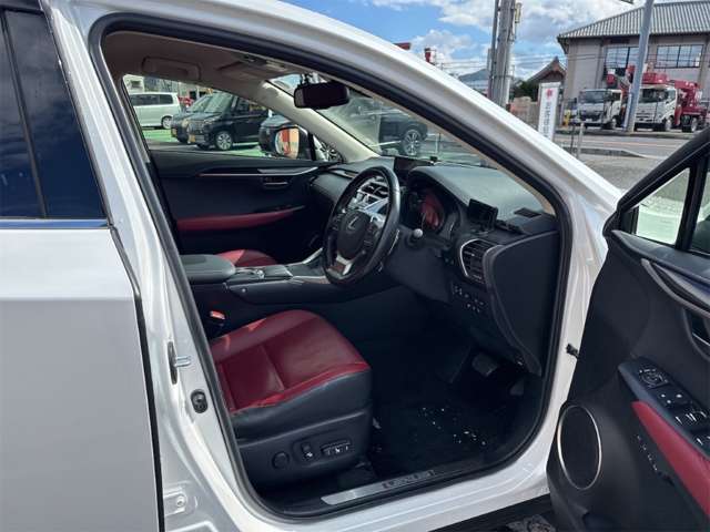 レクサス ＮＸ３００ｈ バージョンＬ R2年 () 99
