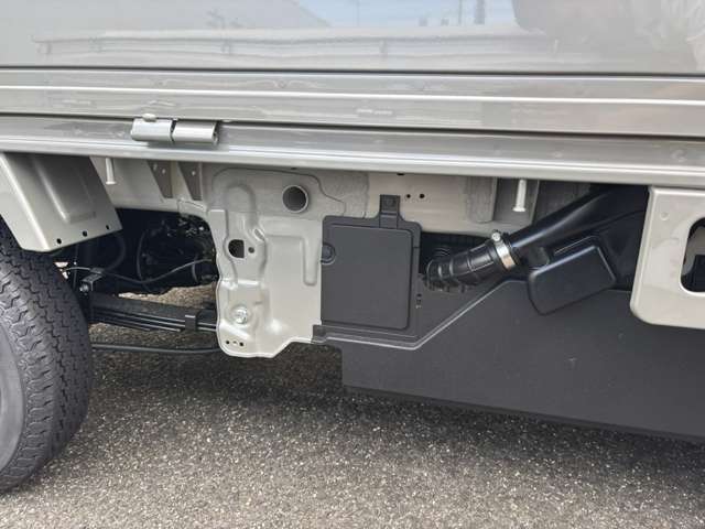 スズキ キャリイトラック ６６０ ＫＣ農繁 ３方開 ４ＷＤ R8年 (四国) 99