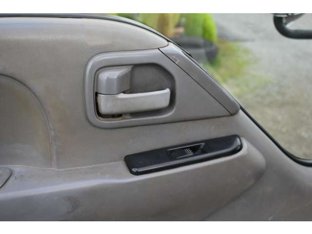 日産 アトラス ２トン深ダンプ H17年 (近畿) 99