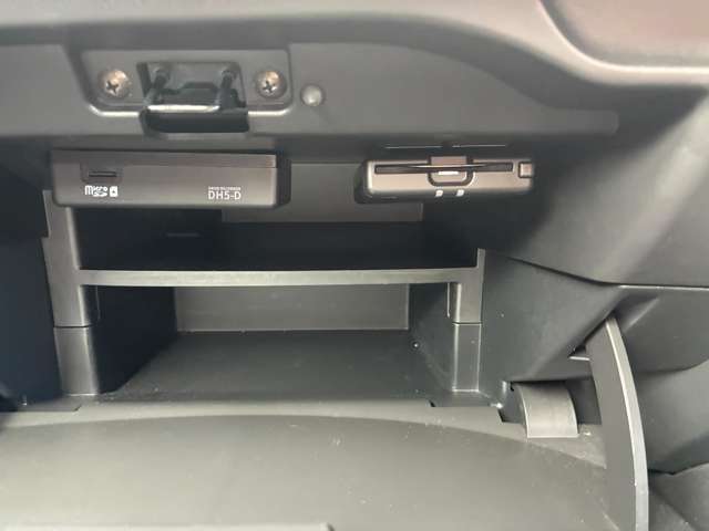 日産 ノート １．２ Ｅ－ＰＯＷＥＲ メダリスト R2年 () 99