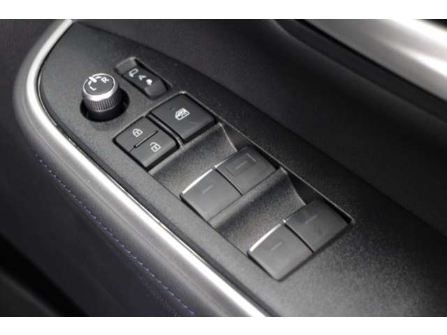 トヨタ ヴォクシー １．８ ハイブリッド Ｓ－Ｚ R4年 (関東) 99