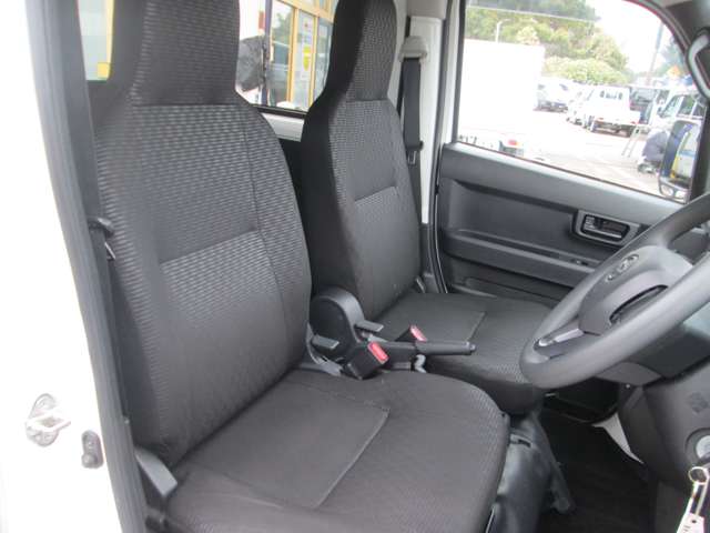 ダイハツ ハイゼットカーゴ ６６０ デラックス R4年 (関東) 99