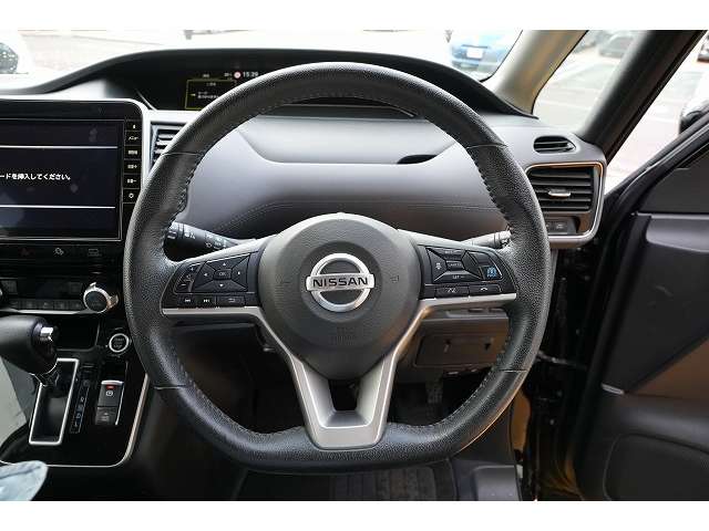 日産 セレナ ２．０ ハイウェイスター Ｖ R1年 (関東) 99