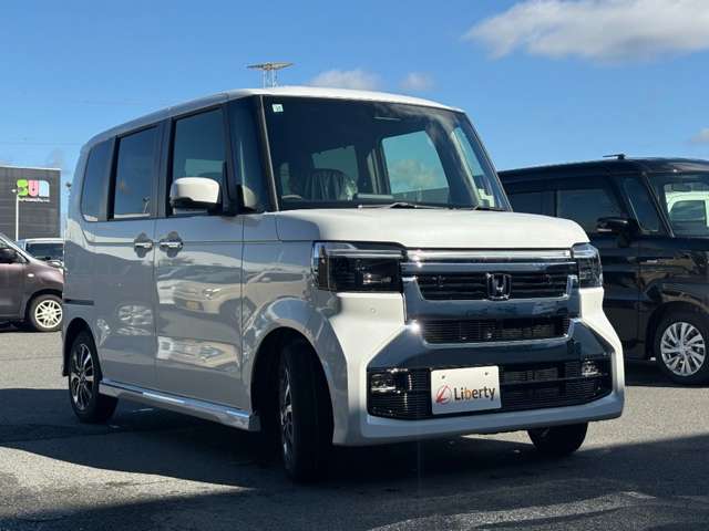 ホンダ Ｎ　ＢＯＸ カスタム ６６０ R8年 () 99