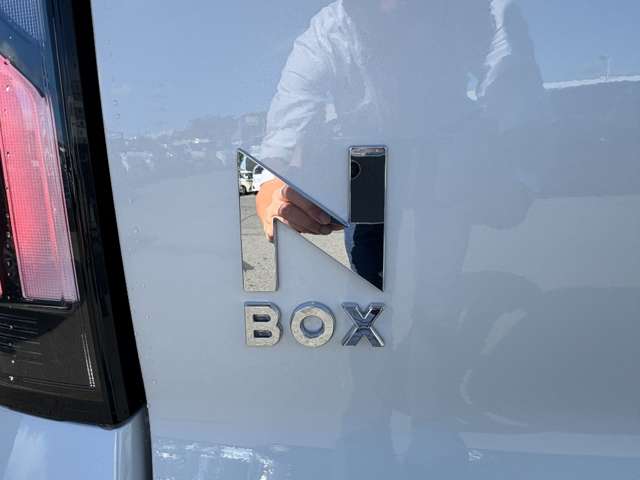 ホンダ Ｎ　ＢＯＸ カスタム ６６０ R8年 () 99