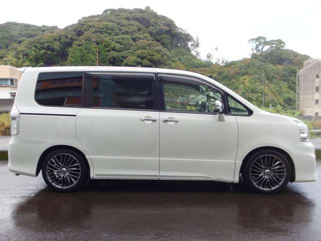 トヨタ ヴォクシー ２．０ ＺＳ 煌ＩＩ H24年 (東海) 99