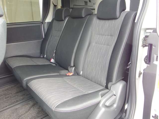 トヨタ ヴォクシー ２．０ ＺＳ 煌ＩＩ H24年 (東海) 99