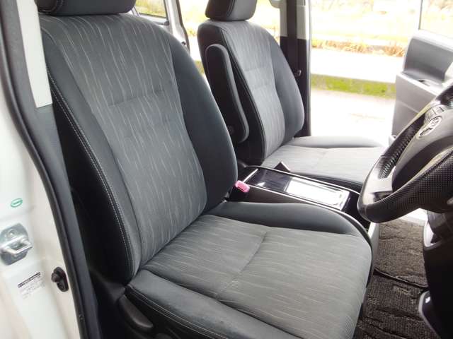 トヨタ ヴォクシー ２．０ ＺＳ 煌ＩＩ H24年 (東海) 99