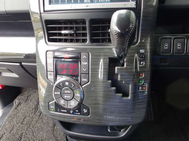 トヨタ ヴォクシー ２．０ ＺＳ 煌ＩＩ H24年 (東海) 99