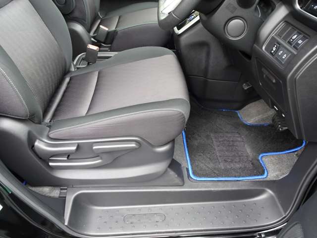 日産 セレナ １．２ Ｅ－ＰＯＷＥＲ ハイウェイスター Ｖ H30年 (東海) 99