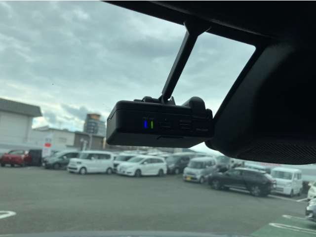 ホンダ ヴェゼル １．５ Ｅ：ＨＥＶ ＲＳ ４ＷＤ R7年 (九州・沖縄) 99