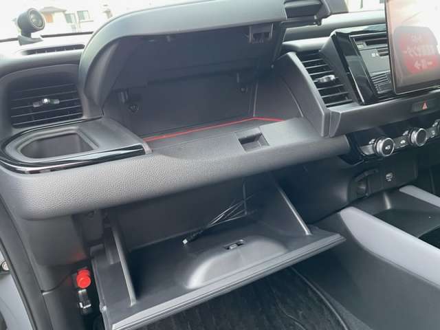 ホンダ フィット　ハイブリッド １．５ Ｅ：ＨＥＶ ＲＳ R4年 (九州・沖縄) 99