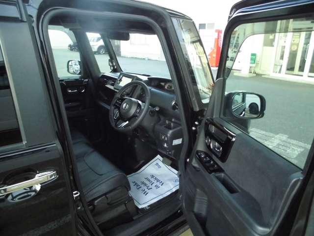 ホンダ Ｎ　ＢＯＸ カスタム ６６０ Ｌ ターボ ４ＷＤ R3年 (東北) 99