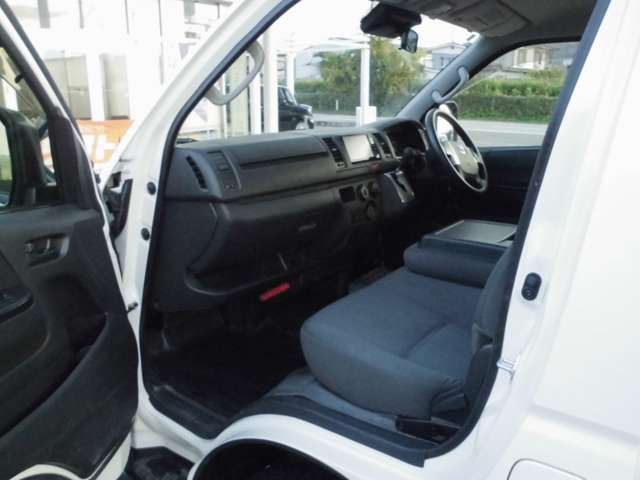 トヨタ ハイエースバン ２．８ ＤＸ ロング ディーゼルターボ ４ＷＤ R3年 (東北) 99