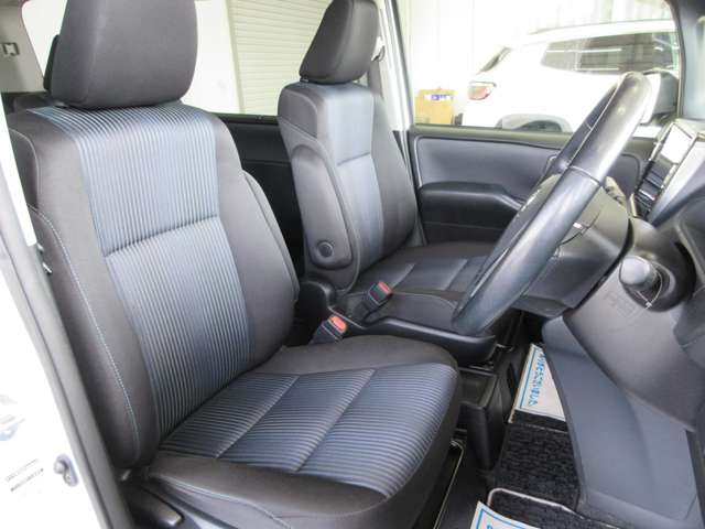 トヨタ ヴォクシー １．８ ハイブリッド ＺＳ 煌 H29年 (関東) 99