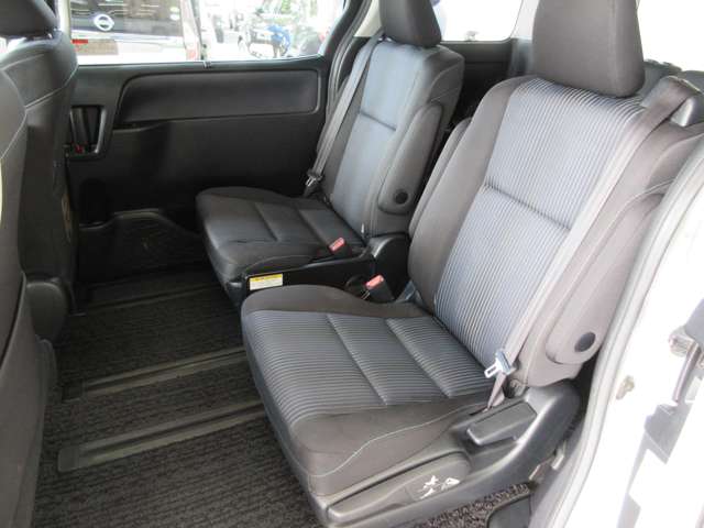 トヨタ ヴォクシー １．８ ハイブリッド ＺＳ 煌 H29年 (関東) 99