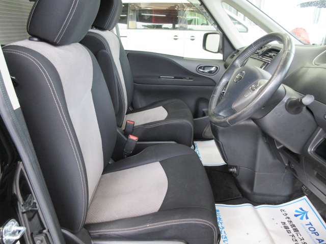 日産 セレナ ２．０ ライダー ブラックライン Ｓ－ＨＹＢＲＩＤ H25年 (関東) 99