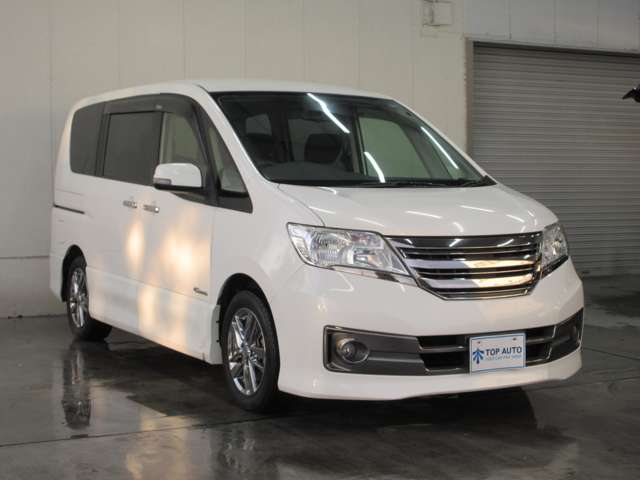 日産 セレナ ２．０ ライダー ブラックライン Ｓ－ＨＹＢＲＩＤ H25年 (関東) 99