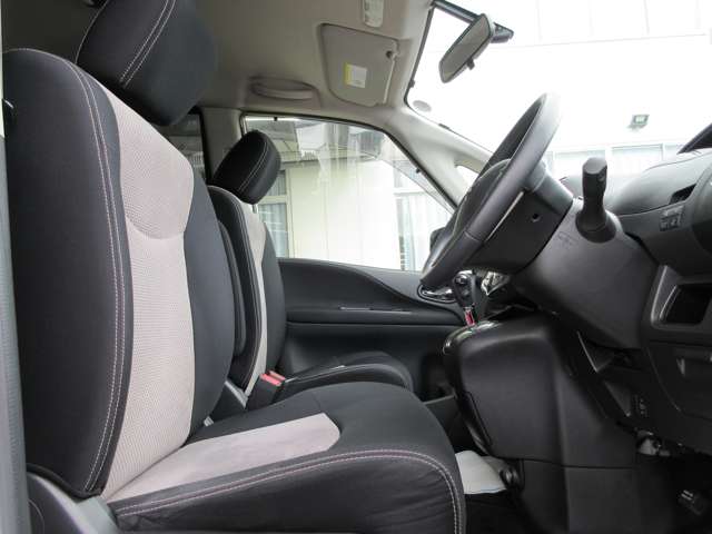 日産 セレナ ２．０ ライダー ブラックライン Ｓ－ＨＹＢＲＩＤ H25年 (関東) 99